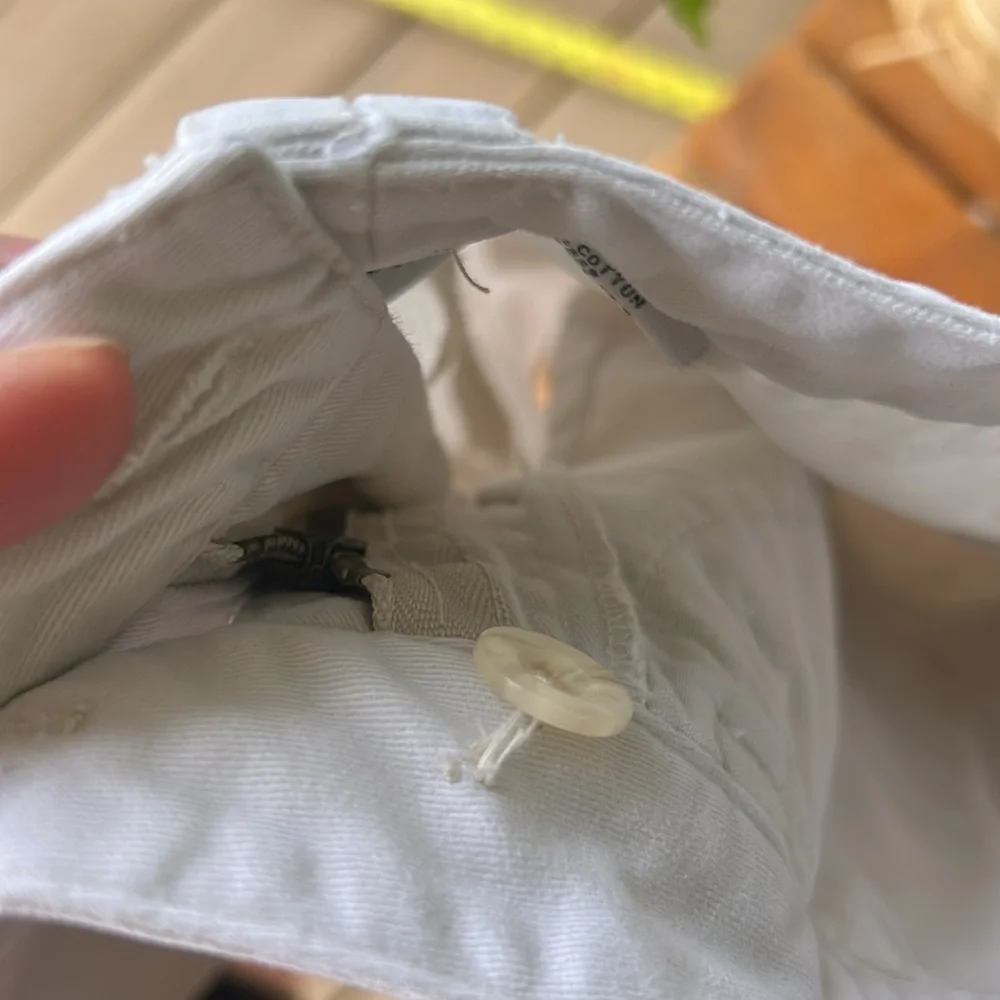 Y2K light khaki Bermuda mom shorts size 4